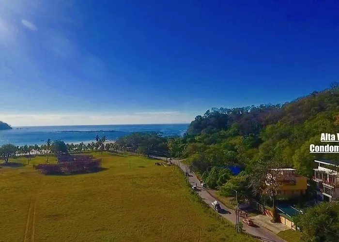 Begonia Luxury & Ocean Views, Steps To * Sámara